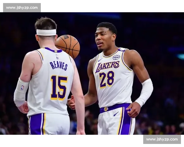 湖人对阵黄蜂比赛录像回顾詹姆斯领衔攻防精彩瞬间关键表现全解析